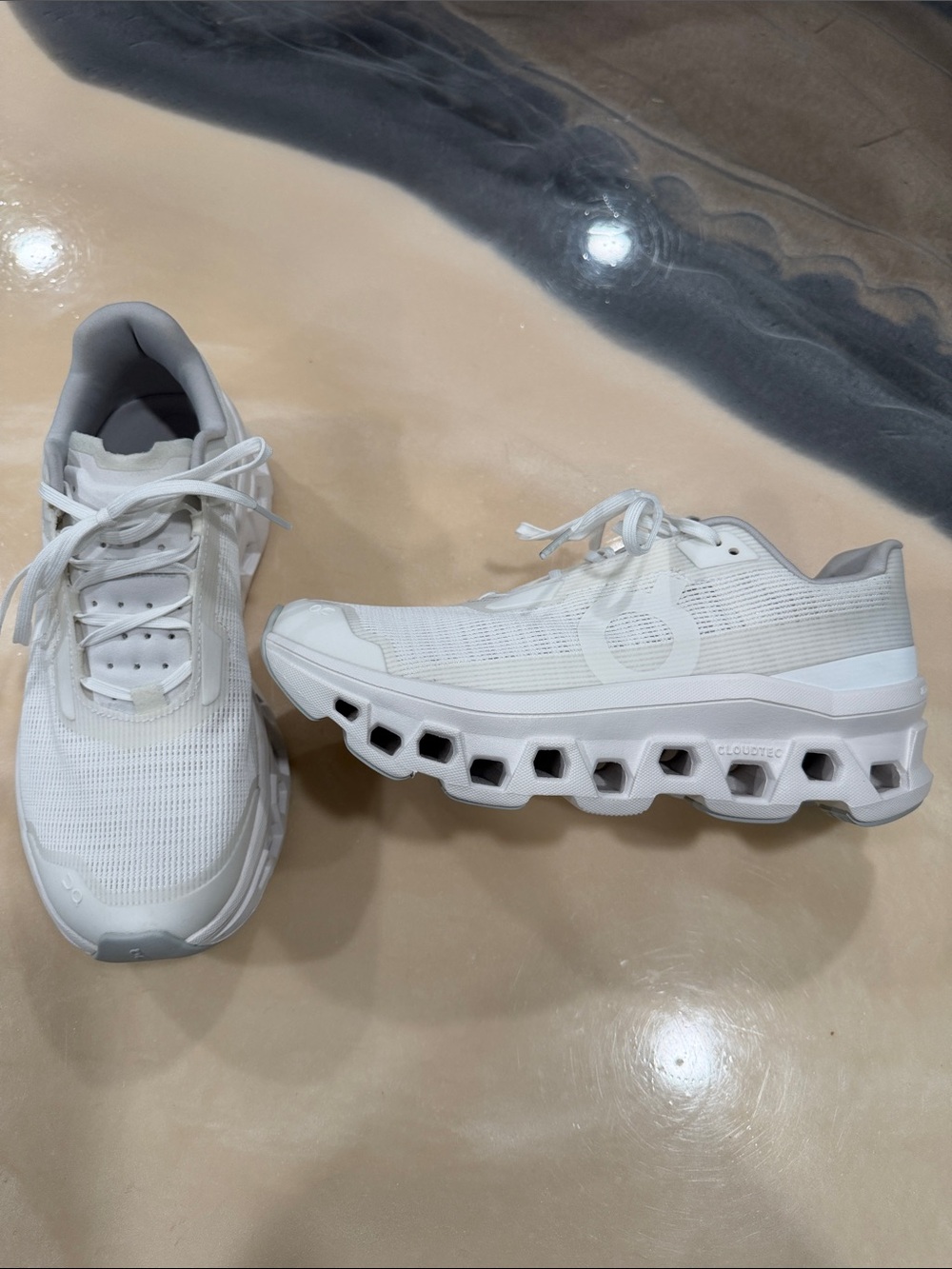 On Cloudswift Women’s White Performance Sneakers